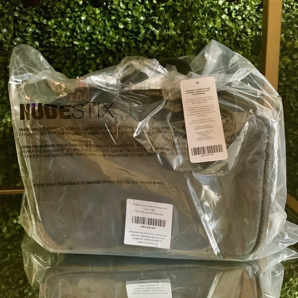 NUDESTIX Hanging Cosmetic Case | NEW | Travel Makeup Bag | Hanging Makeup Bag - Picture 13 of 16